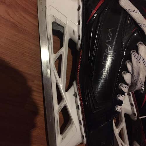 Vapor 1X Hockey Goalie Skates Senior Size 9