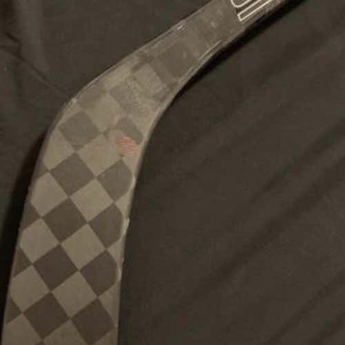Nexus 2N Pro Hockey Stick Righty Heel Senior Pro Stock