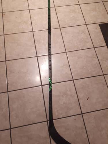 New Bauer Vapor ADV Hockey Stick Righty Mid Senior