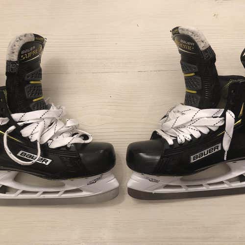 Supreme 2S Pro Hockey Skates Senior Pro Stock Size 9