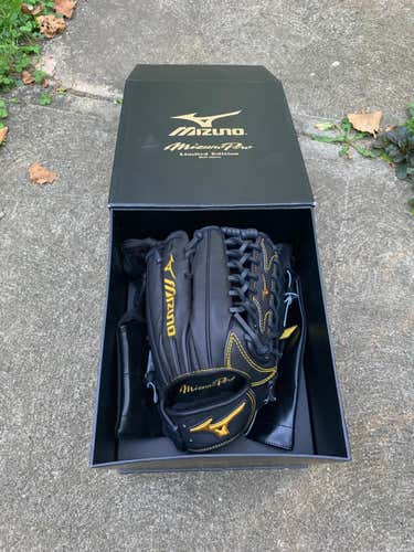 New Mizuno Pro Limited Outfield Glove