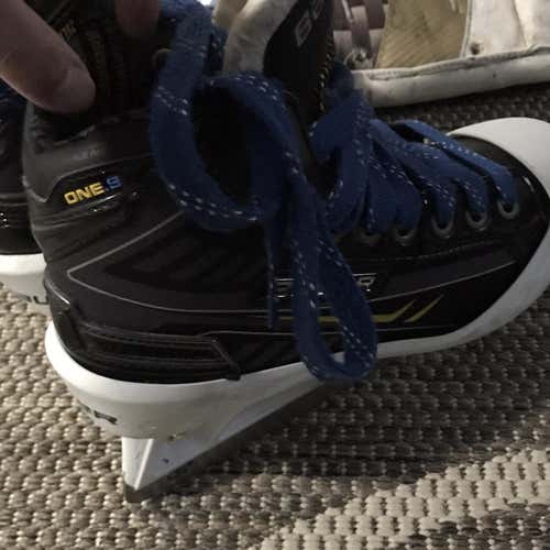 New Supreme One.9 Hockey Goalie Skates Junior Size 4.5