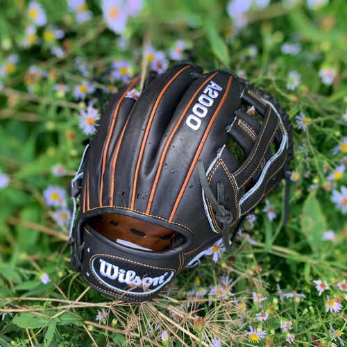 New A2000 PP05 Baseball Glove 11.5”