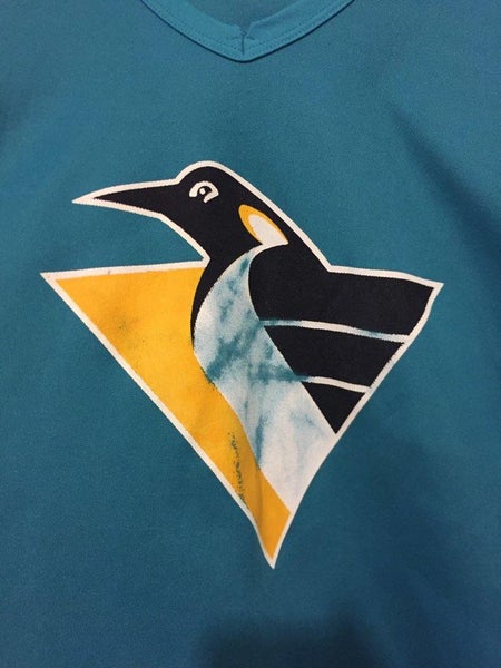 VINTAGE TEAL PITTSBURGH PENGUINS PRACTICE JERSEY SIZE 54 WITH FIGHT STRAP