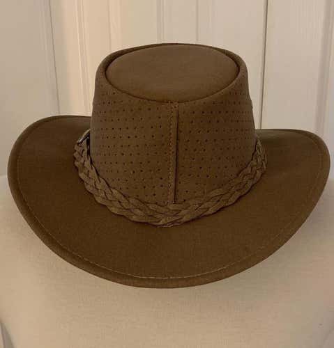 Aussie Chiller “Soak Me” Hat Never Worn