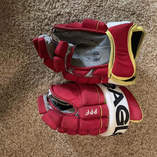 14” Eagle Calgary Retro Gloves