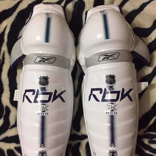 New Rbk Shin pads Size 16 Pro Stock $60
