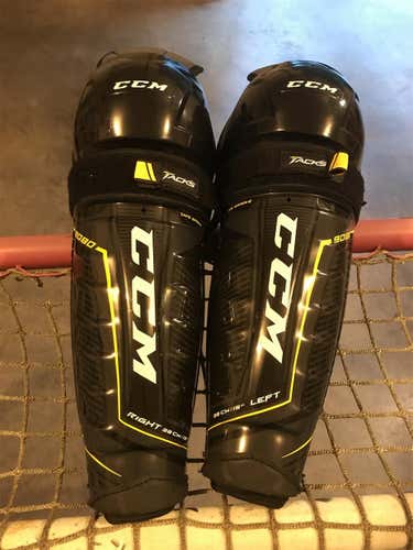 New Tacks Shin Pads Senior
