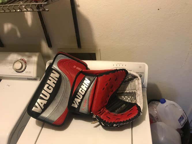 Vaughn 5500 Goalie Gloves & Blockers Regular Senior Pro Stock