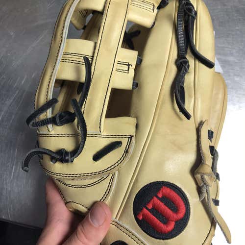 Wilson A2000 1799 Baseball Glove