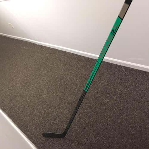 Green Bauer Nexus 2N Pro, Senior Stick, Extended Height, Flex: 95, Curve: P92, Tactile Grip,