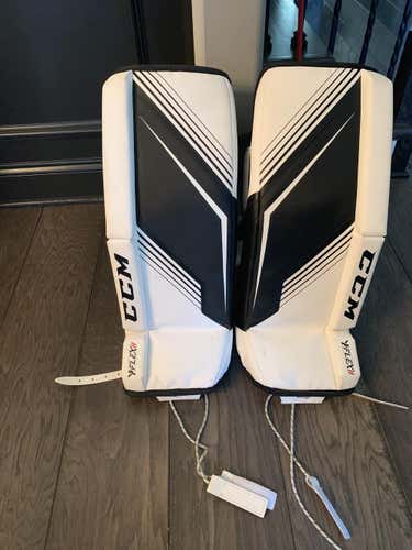 CCM YT Flex 24 inch Goalie Leg Pads - Youth