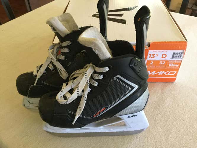 Easton Mako II Hockey Skates Youth Size 13.5