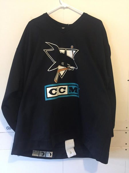 VINTAGE SAN JOSE SHARKS CCM PRACTICE JERSEY SIZE 54 WITH FIGHT STRAP