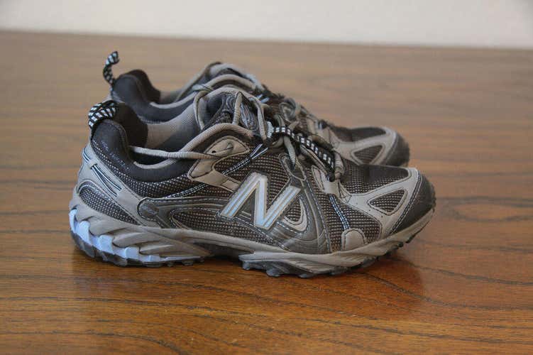 New Balance Women's WT573BB Trail / Hiking Shoes Size 8.5 Blue Superfeet Insoles