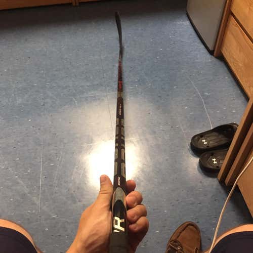 New Vapor 1X Lite Hockey Stick Righty Toe Senior