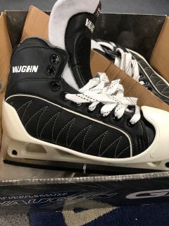 New Vaughn GX1 Goalie Skates Senior Size 7.5