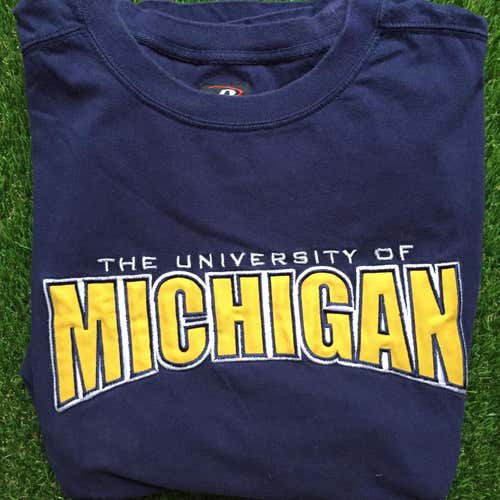 Vintage University Of Michigan Size XL Pro Player Wolverines Shirt Adult