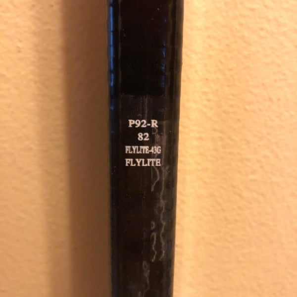 Right P92 82 flex New Bauer Fly Lite Hockey Stick Senior Pro Stock Flylite
