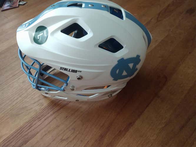 New Helmet Adult UNC Authentic helmet Size Large