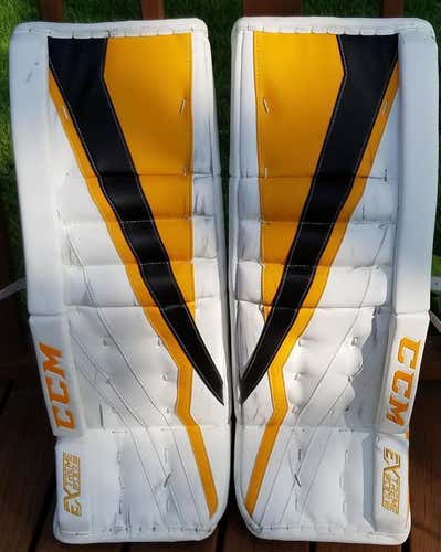 CCM Extreme Flex lll Goalie Leg Pads 32+2.5 (Custom)