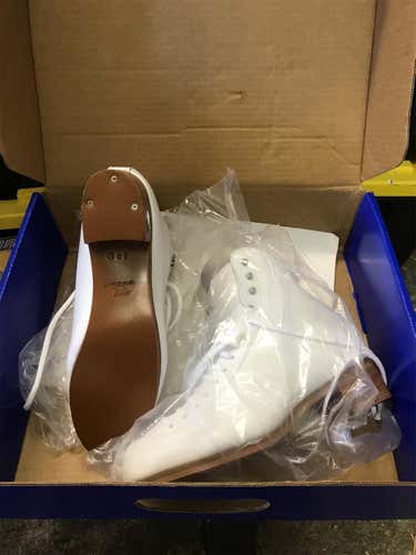 NEW IN BOX!! Riedell 910 FL Boot Only Figure Skates Size 9