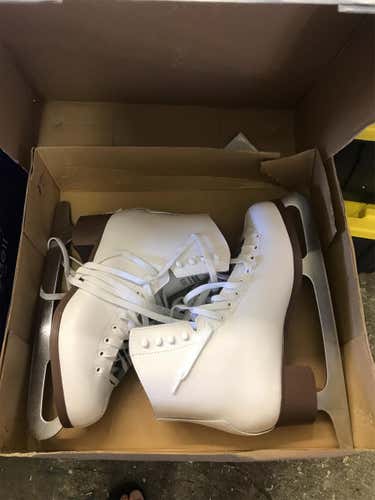 New Jackson Ultima Figure Skates Size 10