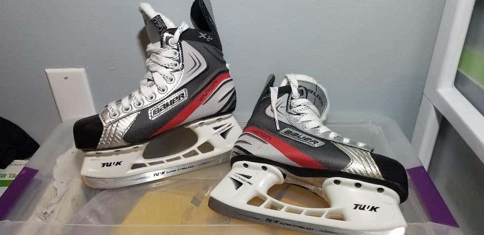 New Bauer Vapor X2.0 Hockey Skates Junior Size 2.5
