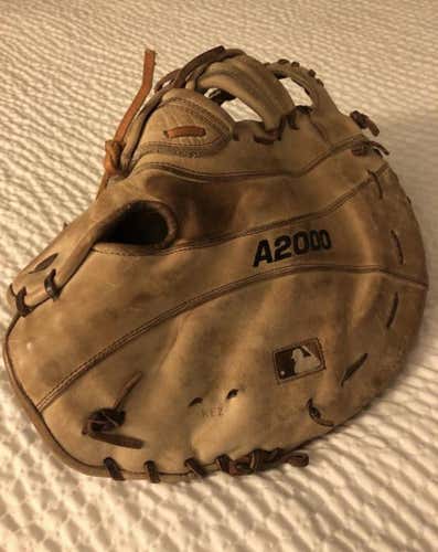 A2000 Baseball Glove