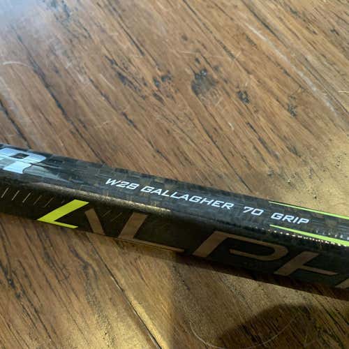 New Warrior Alpha QX Hockey Stick Righty W28 Intermediate Grip