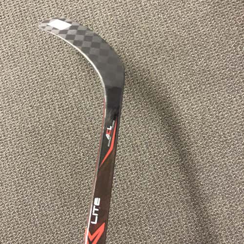 New Vapor 1X Lite Hockey Stick Righty Mid Senior