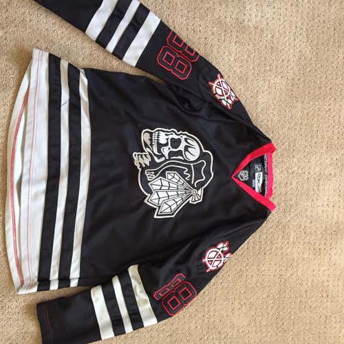 Black Hawk Patrick Kane CCM  XL