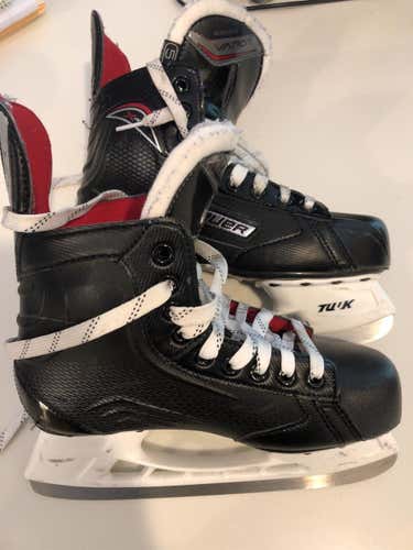 Vapor X400 Hockey Skates Junior  Size 5