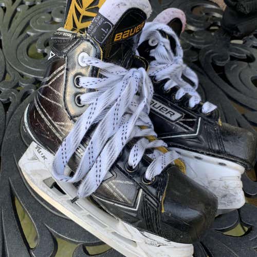 Supreme S190 Hockey Skates Youth Size 1