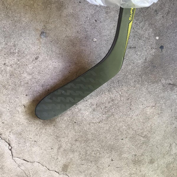 New Super Tacks Hockey Stick Righty Toe Senior Pro Stock