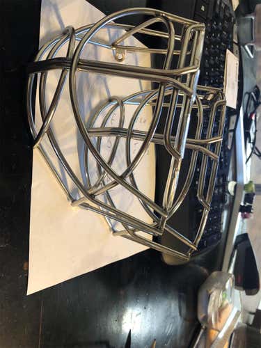 New NME VTX cage Senior