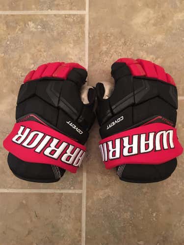 Warrior QRE pro Gloves Hockey Red Black