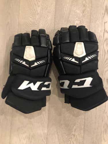Used Black HG42 Gloves 14" Calgary Hitmen (H3)