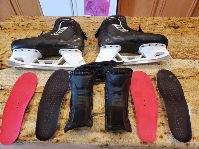 True VH Goalie Skates Senior Pro Stock Size 9, CLEAN, HARDLY USED, EXCELLENT