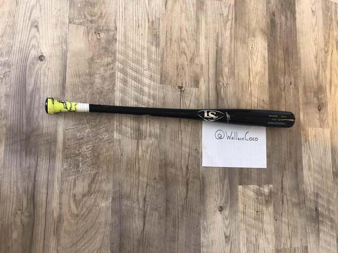 Louisville Slugger S318 Christian Yelich Model