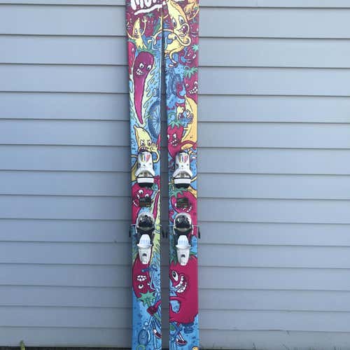 Chipolte Bananna Skis