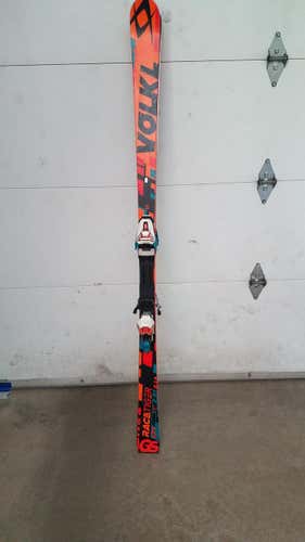 2016 Volkl Racetiger GS Skis