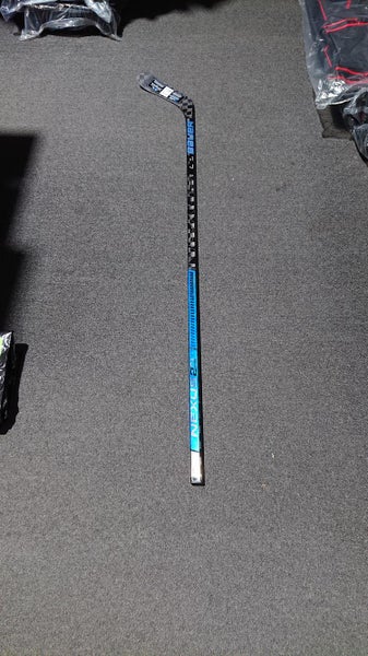 New Bauer Nexus 2N Pro Hockey Stick Lefty Unknown Senior P28 70 flex