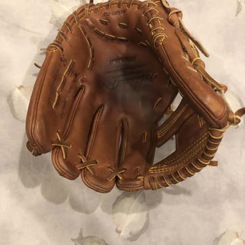 New Mizuno Baseball Glove Adult