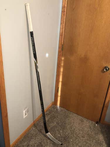 Toews Bauer Supreme 190 Hockey Stick RH 77 Flex