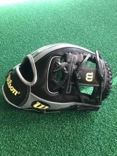 New Wilson A2000 Baseball Glove