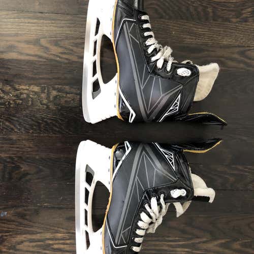 Supreme 160 Hockey Skates Junior Size 9.5
