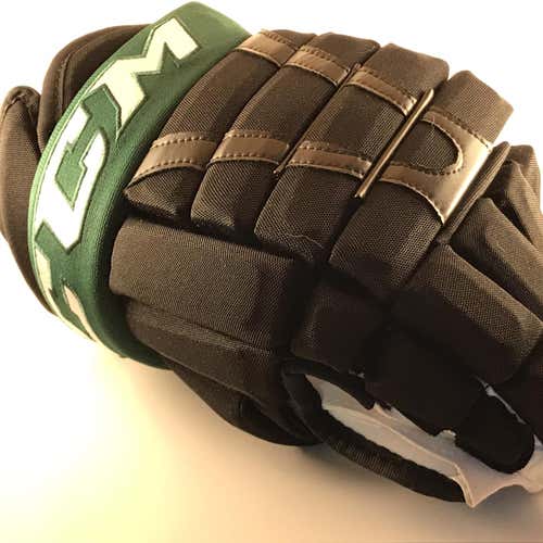 New CCM HG96 Gloves Senior Pro Stock