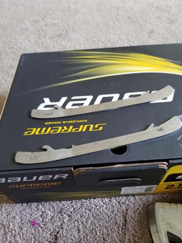 Bauer Supreme 160 Hockey Skates Junior Size 2.5