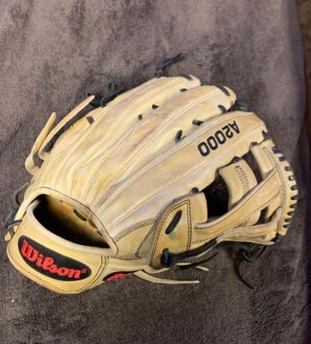 A2000 1799 Baseball Glove